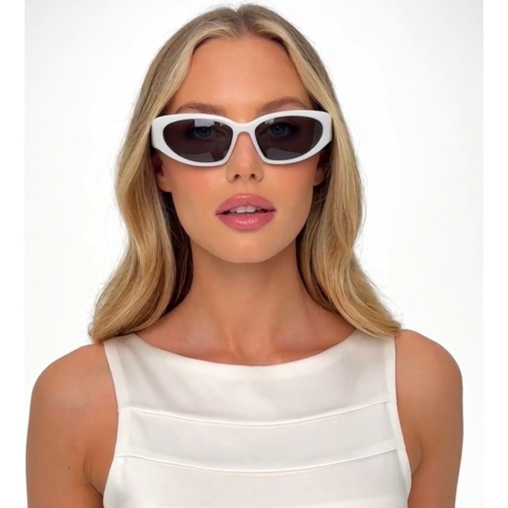 Fashion Women Sunglasses White Frame Black Lens 100% UV Protection Street Wear